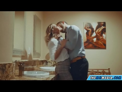❤️ Kui rinnakas blondiin võrgutab sind avalikus tualettruumis ❤️❌ Kaunis porno at et.hentai-menu.ru ❌️